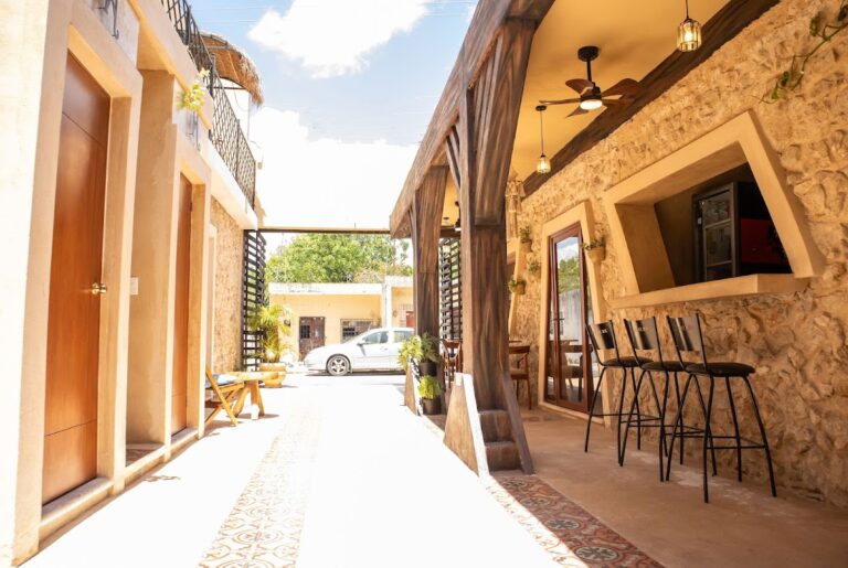 31392 hotel tunich naj hostal 768x515