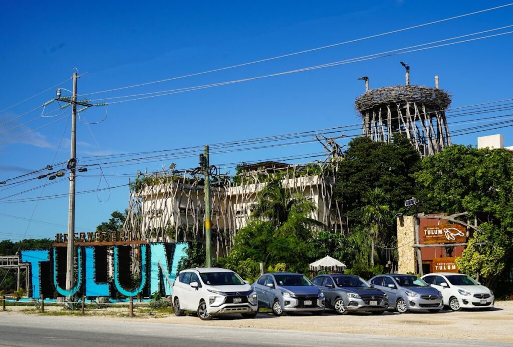 31695 car rental dassatil 1024x693