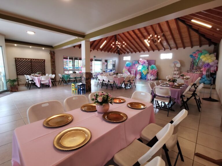 32233 la terraza salon y jardin 768x576