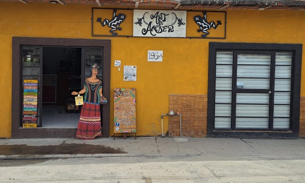 33545 art in amber jewelry shop in bucerias 1024x616