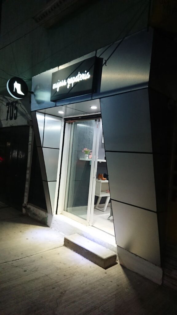 33855 majosa zapateria 576x1024