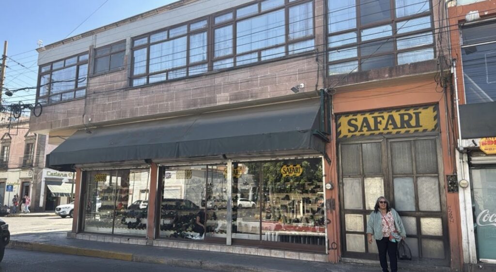 33960 zapateria safari 1024x562