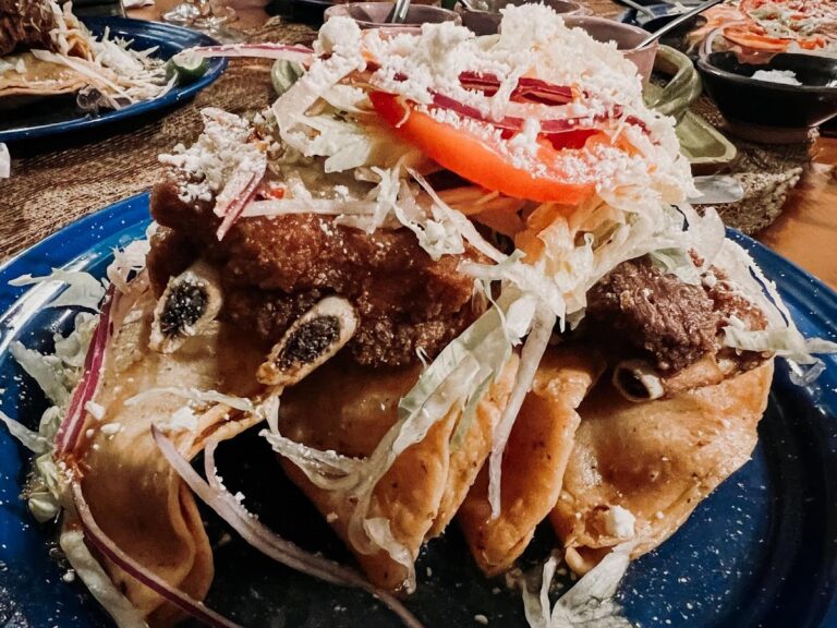 3800 yoli antojeria de barrio 768x576