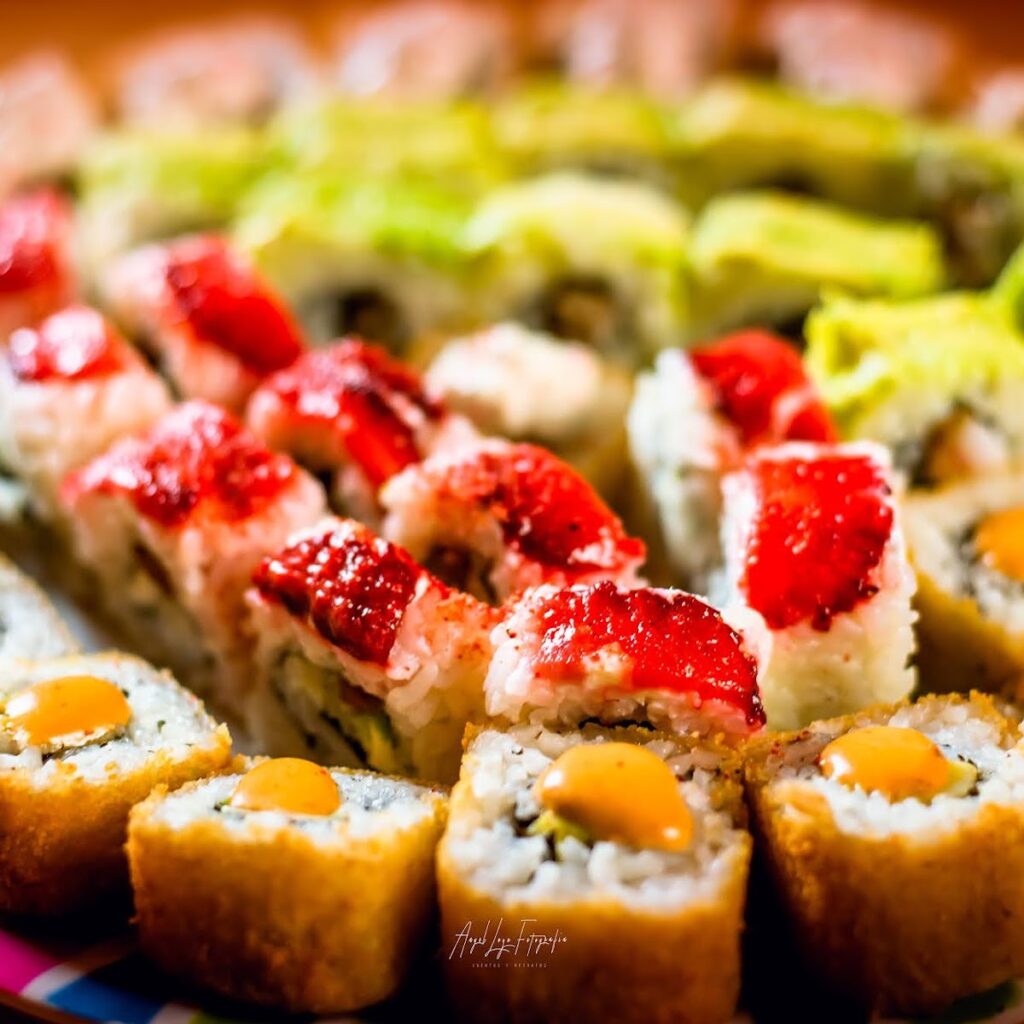 4651 comida japonesa mina roll sushi 1024x1024