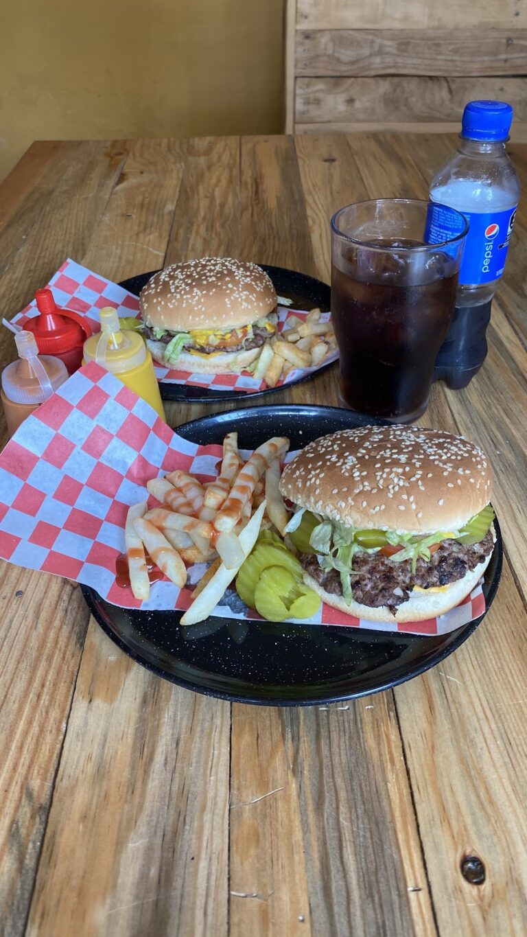 4723 ala burger armeria 768x1365