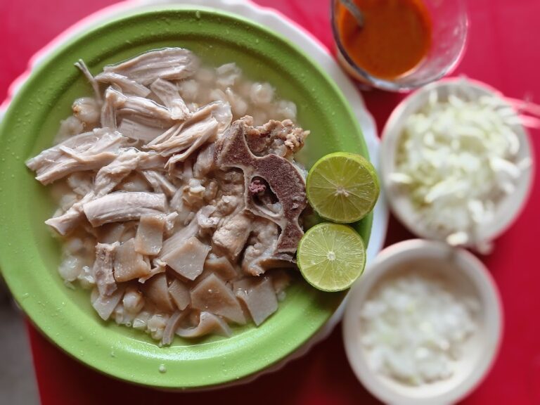4961 pozole y antojitos la villa 768x576