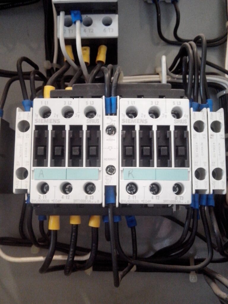 7860 tecnico electricista 768x1024