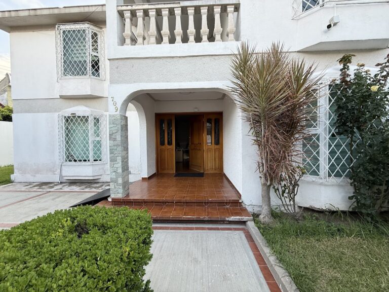 8224 dr. gustavo barrera saenz 8211 medico estetico 768x576