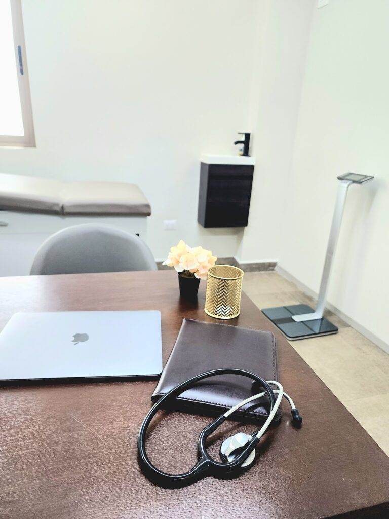 8392 dr. galdino hernandez 8211 endocrinologo 768x1024