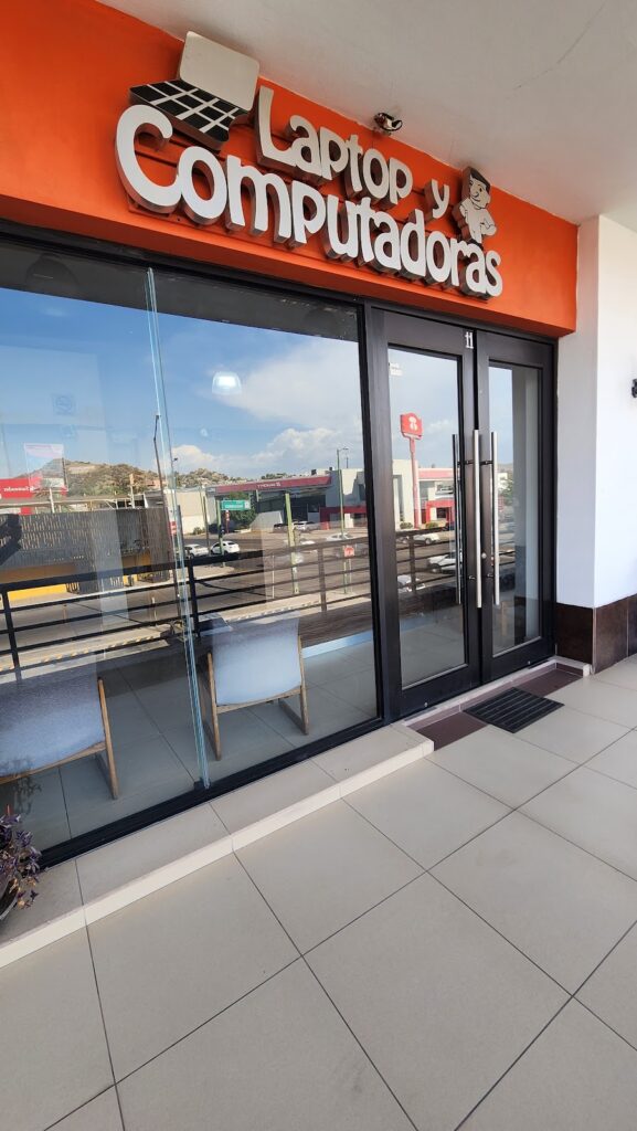 9228 laptop y computadoras 577x1024