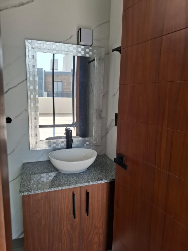 4e68e32b fd30 4d4d a27a f745675132f2 768x1024