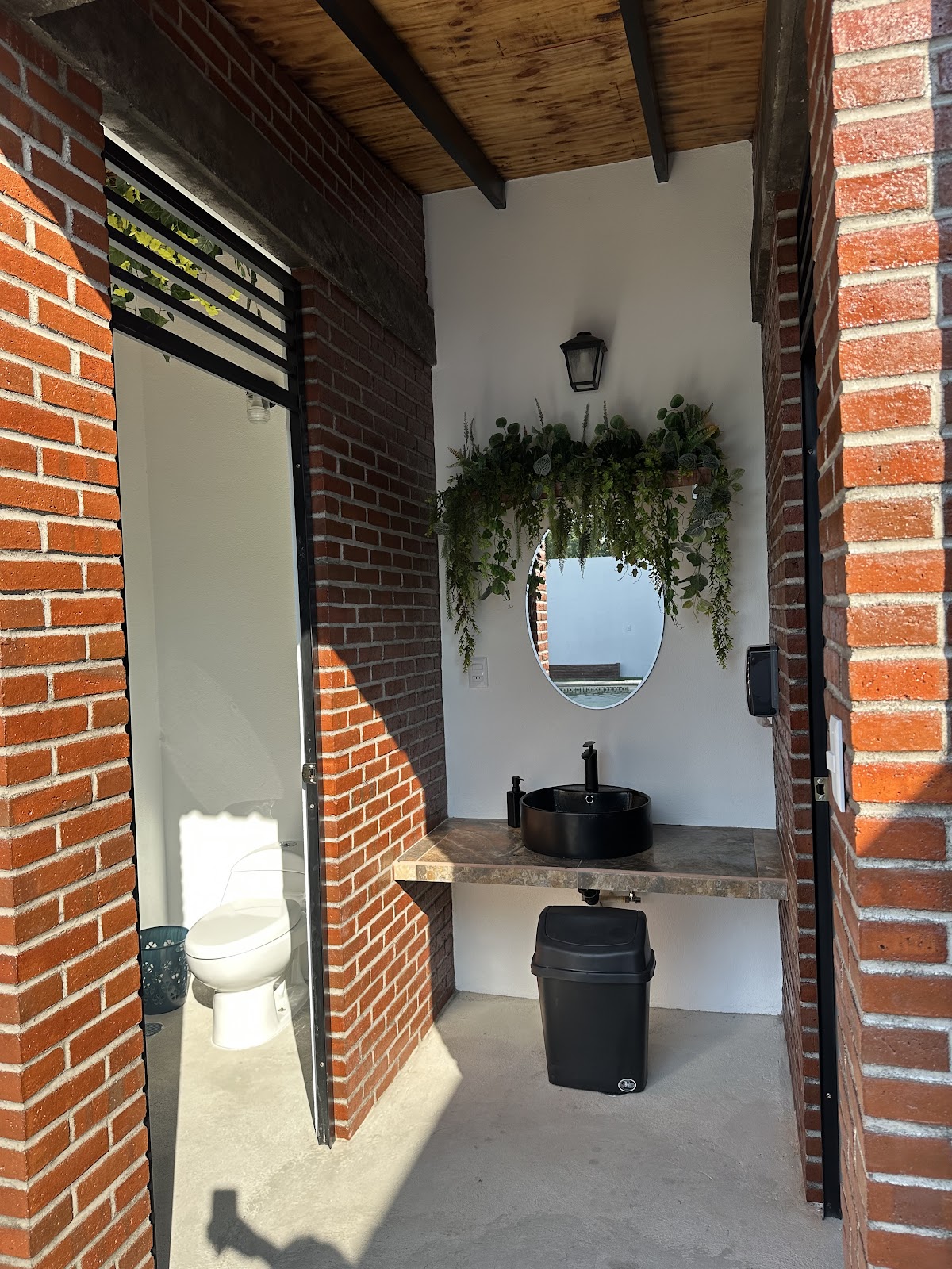 leetx-google-photo-81794-3 leetx-google-photo-81794-3