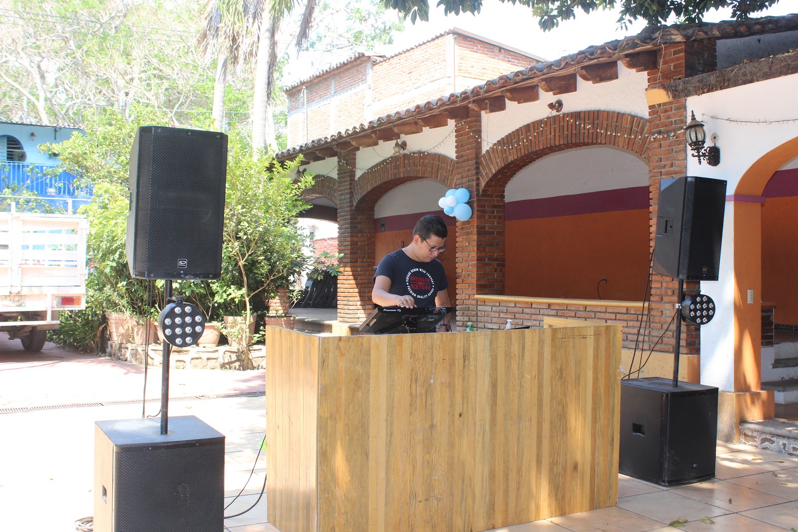 leetx-google-photo-82049-8 leetx-google-photo-82049-8